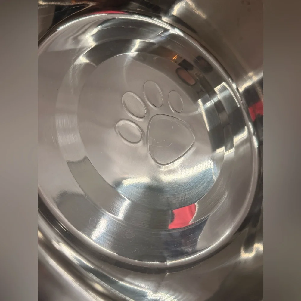 EUC Top Paw 4.31 Qt Stainless Steel Dog Bowl